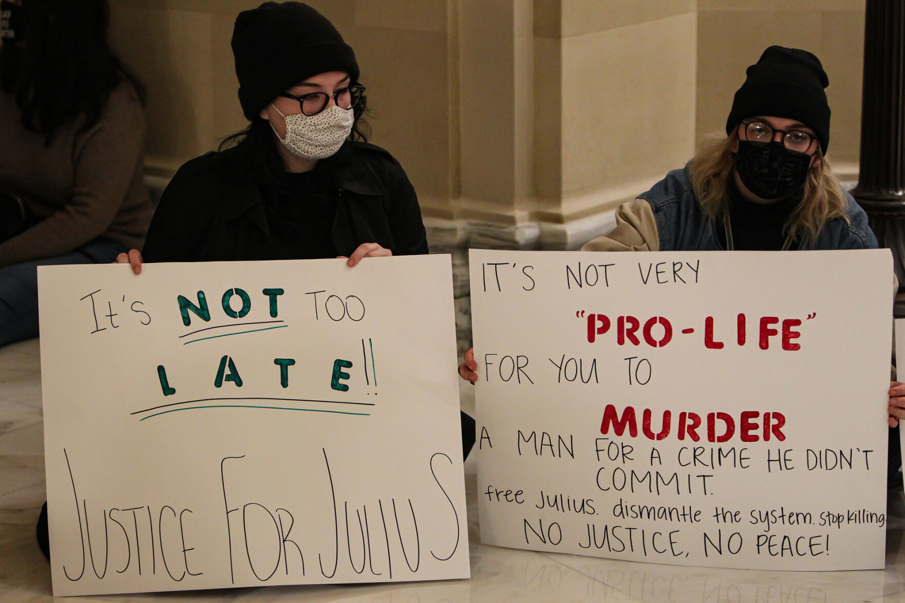 Julius Jones supporters